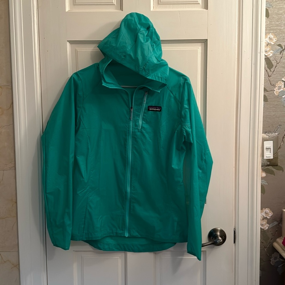 Women’s windbreaker jacket